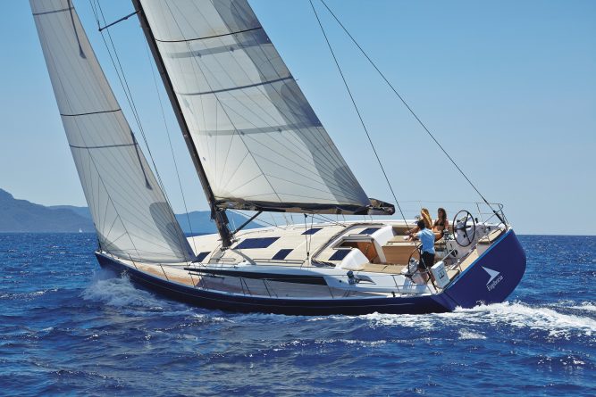 euphoria-54-sailing